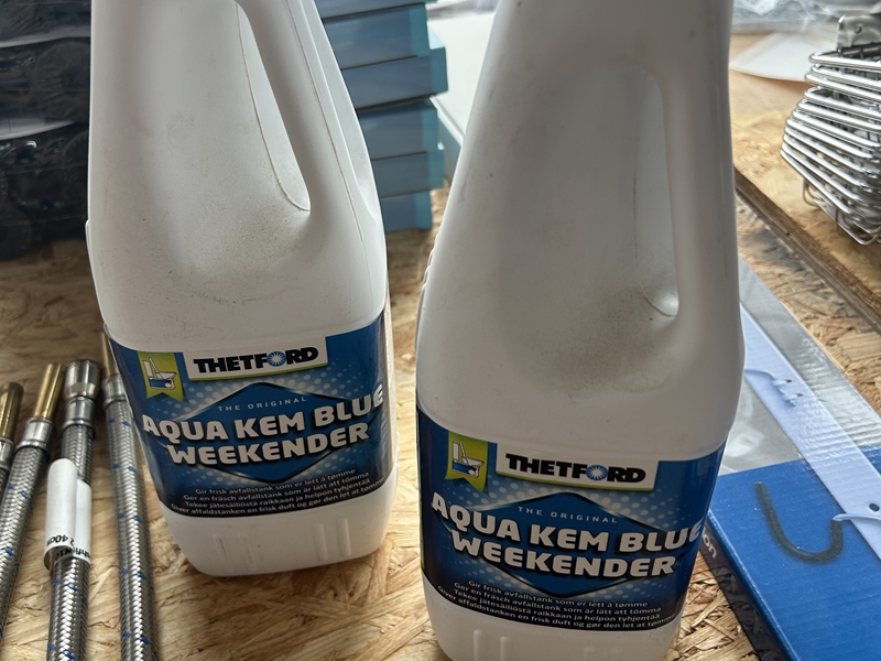 Thetford Aqua Kem blue weekender