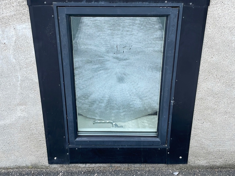 Aluminiumbeklätt träfönster fasad Öster