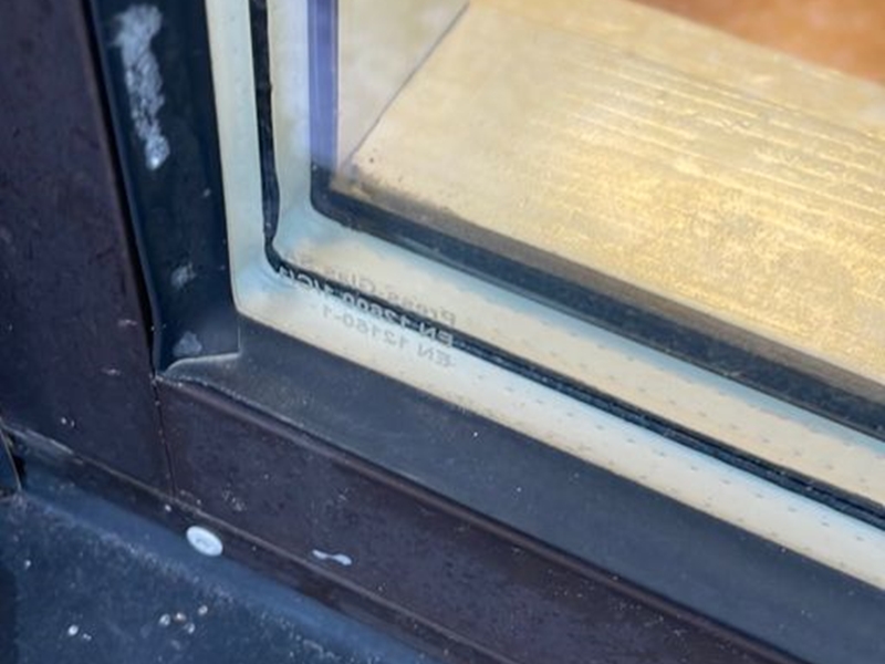 Aluminiumbeklätt träfönster Fasad Norr